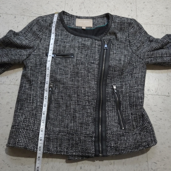 Banana Republic | Women's Black Tweed Jacket asymmetrical zipper & pleather trim - Picture 10 of 11
